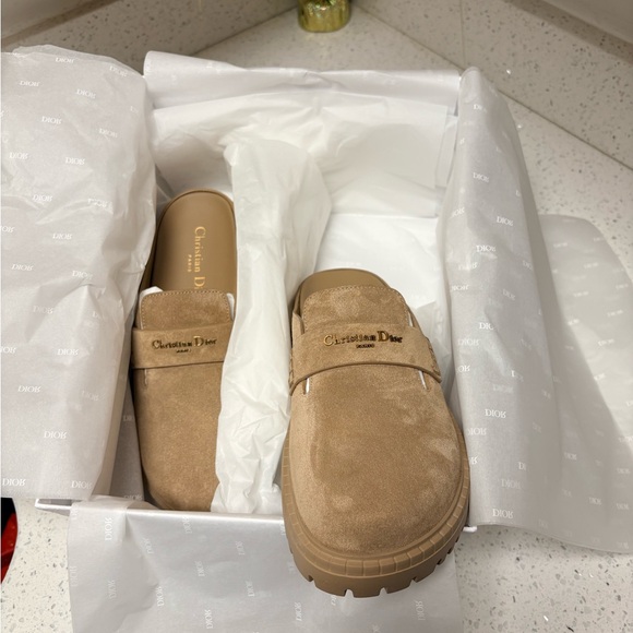 DIOR
Mule In Brown - Picture 2 of 7